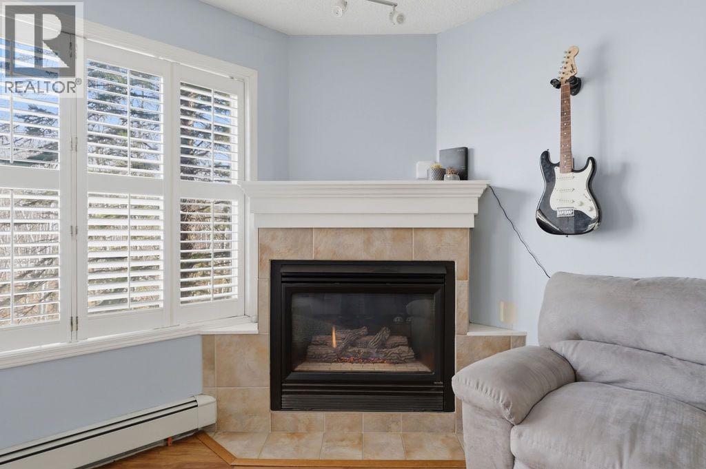 Single Family House for Sale in   Sierra Morena Mews SW Signal Hill Calgary 