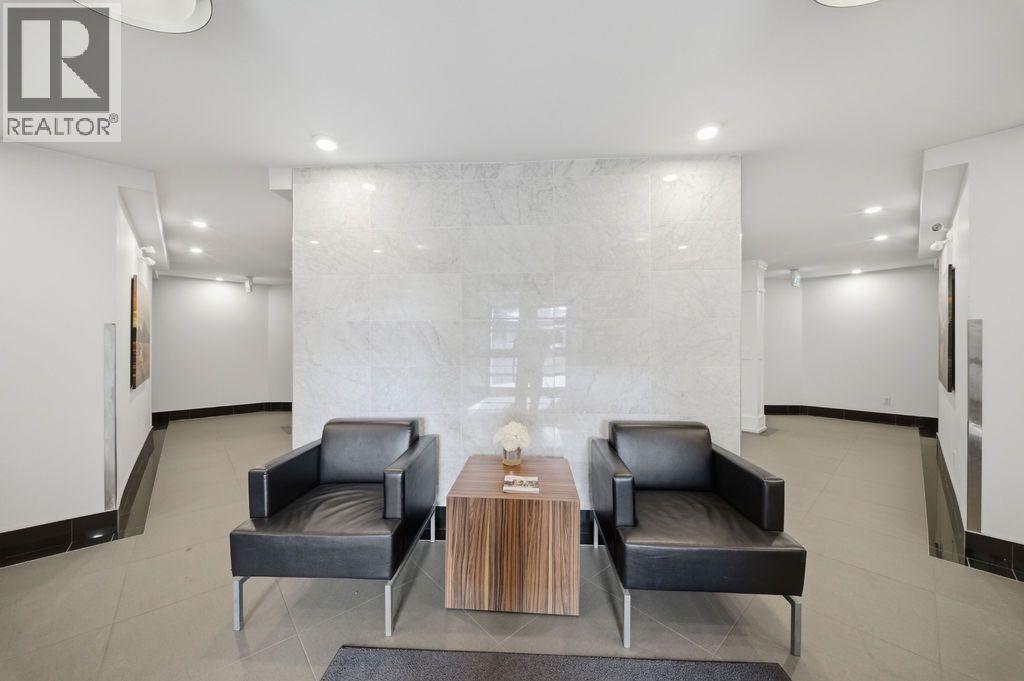 Single Family House for Sale in   Sierra Morena Mews SW Signal Hill Calgary 