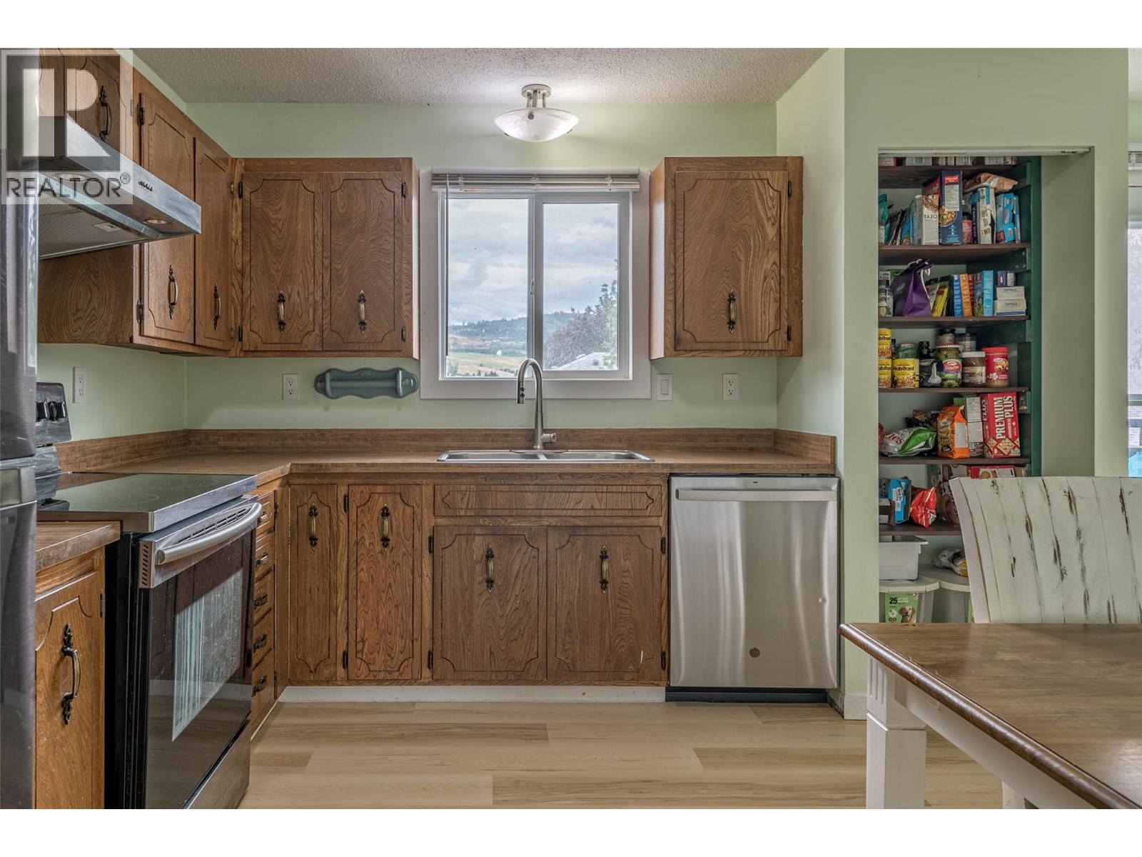 5604 Allenby Crescent, Vernon