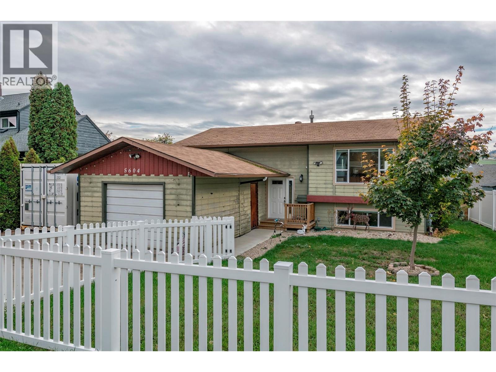 5604 Allenby Crescent, Vernon
