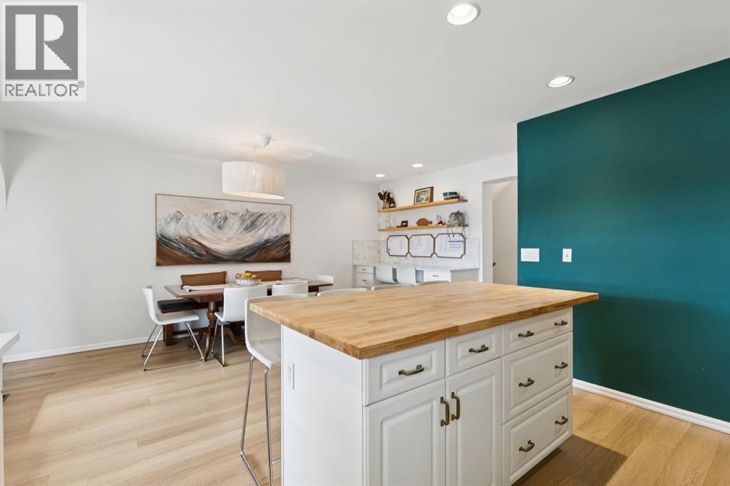 Single Family House for Sale in   Avenue SW Windsor Park Calgary 