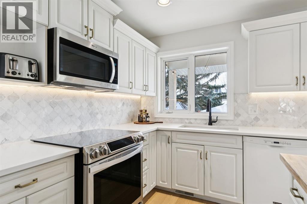 Single Family House for Sale in   Avenue SW Windsor Park Calgary 