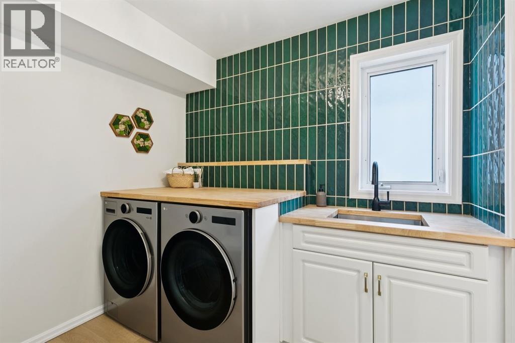 Single Family House for Sale in   Avenue SW Windsor Park Calgary 