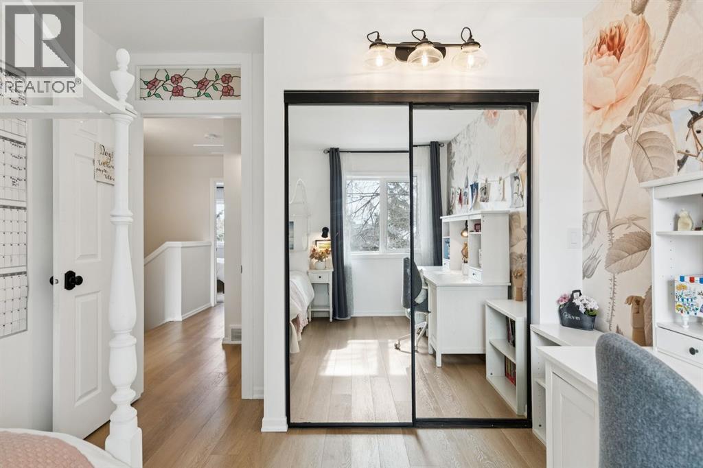 Single Family House for Sale in   Avenue SW Windsor Park Calgary 