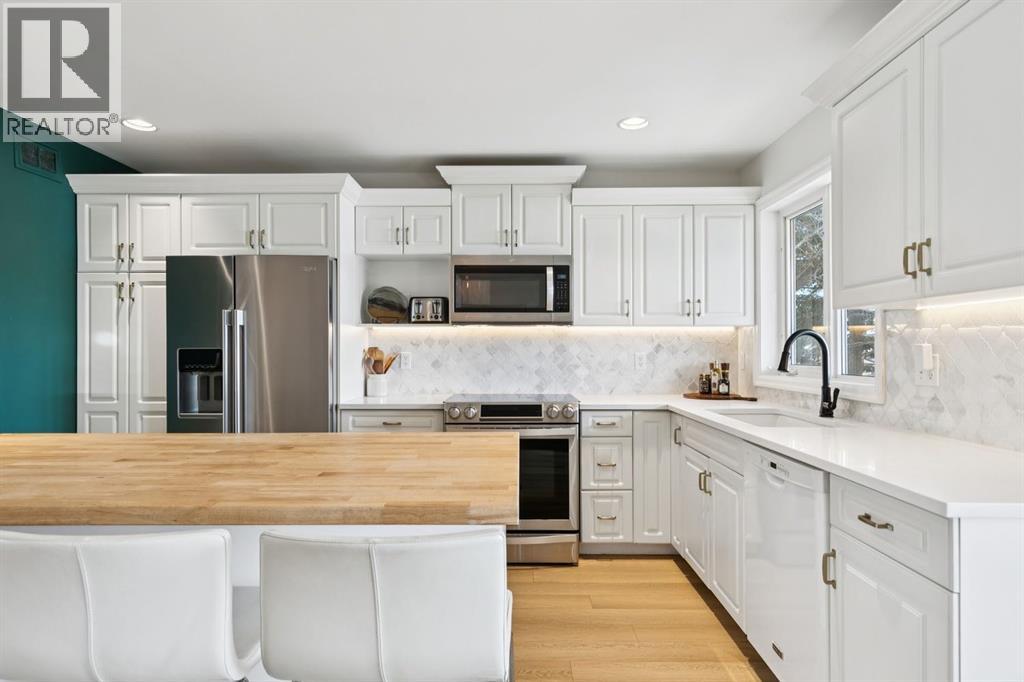 Single Family House for Sale in   Avenue SW Windsor Park Calgary 