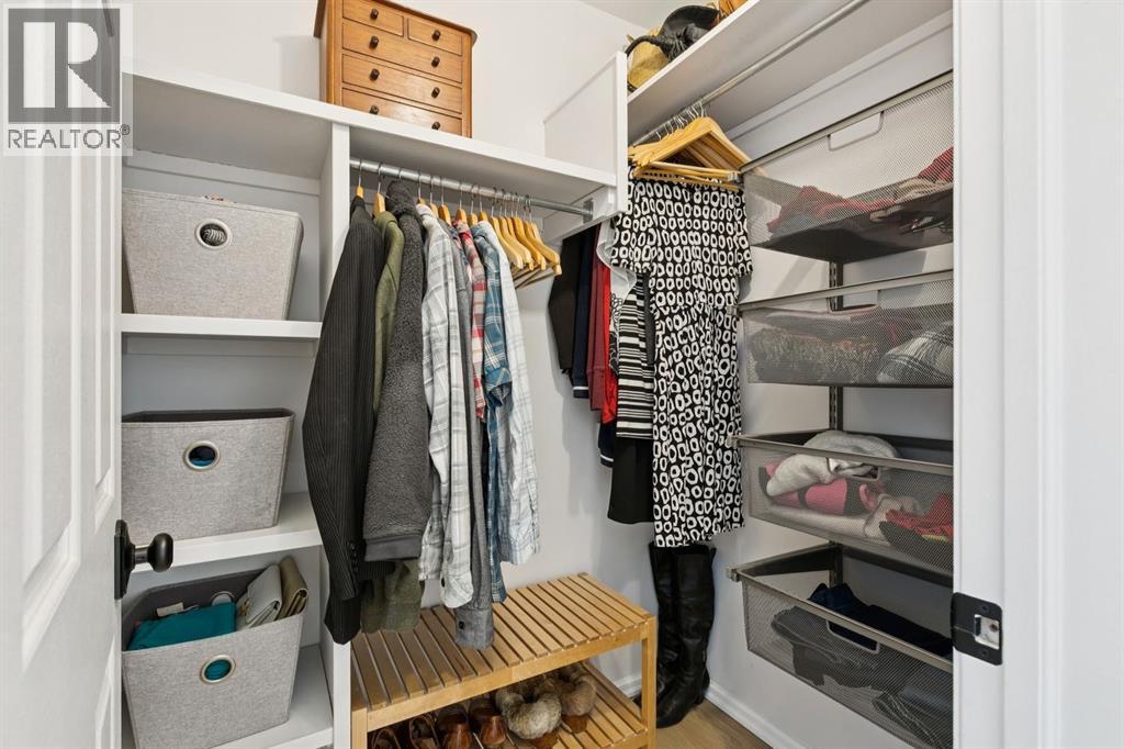 Single Family House for Sale in   Avenue SW Windsor Park Calgary 