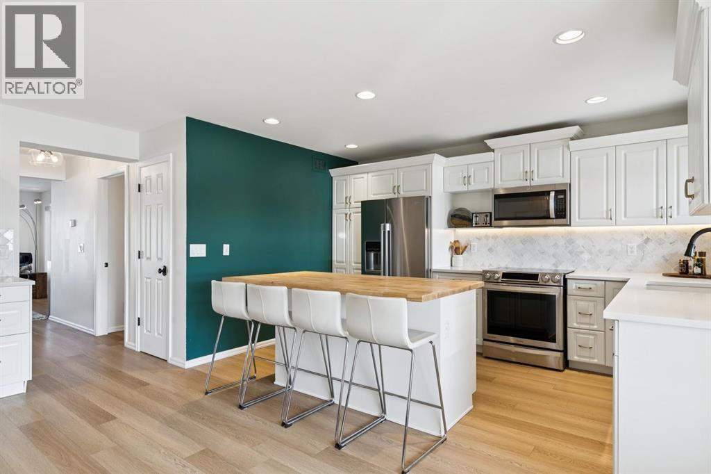 Single Family House for Sale in   Avenue SW Windsor Park Calgary 