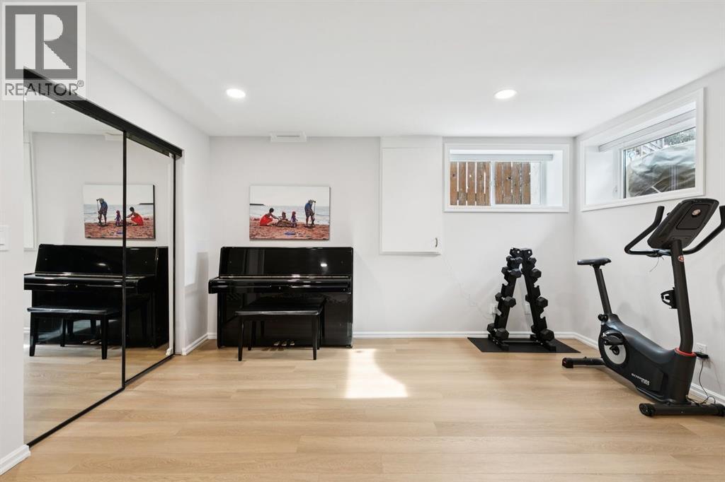 Single Family House for Sale in   Avenue SW Windsor Park Calgary 