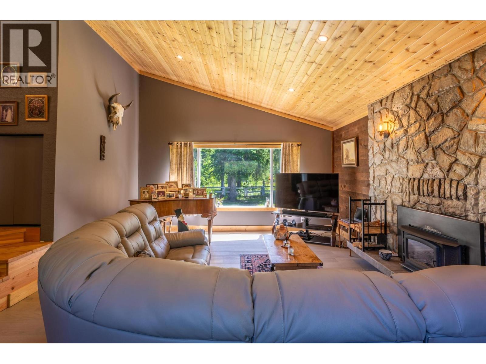 1732 OBERG JOHNSON Road, Golden