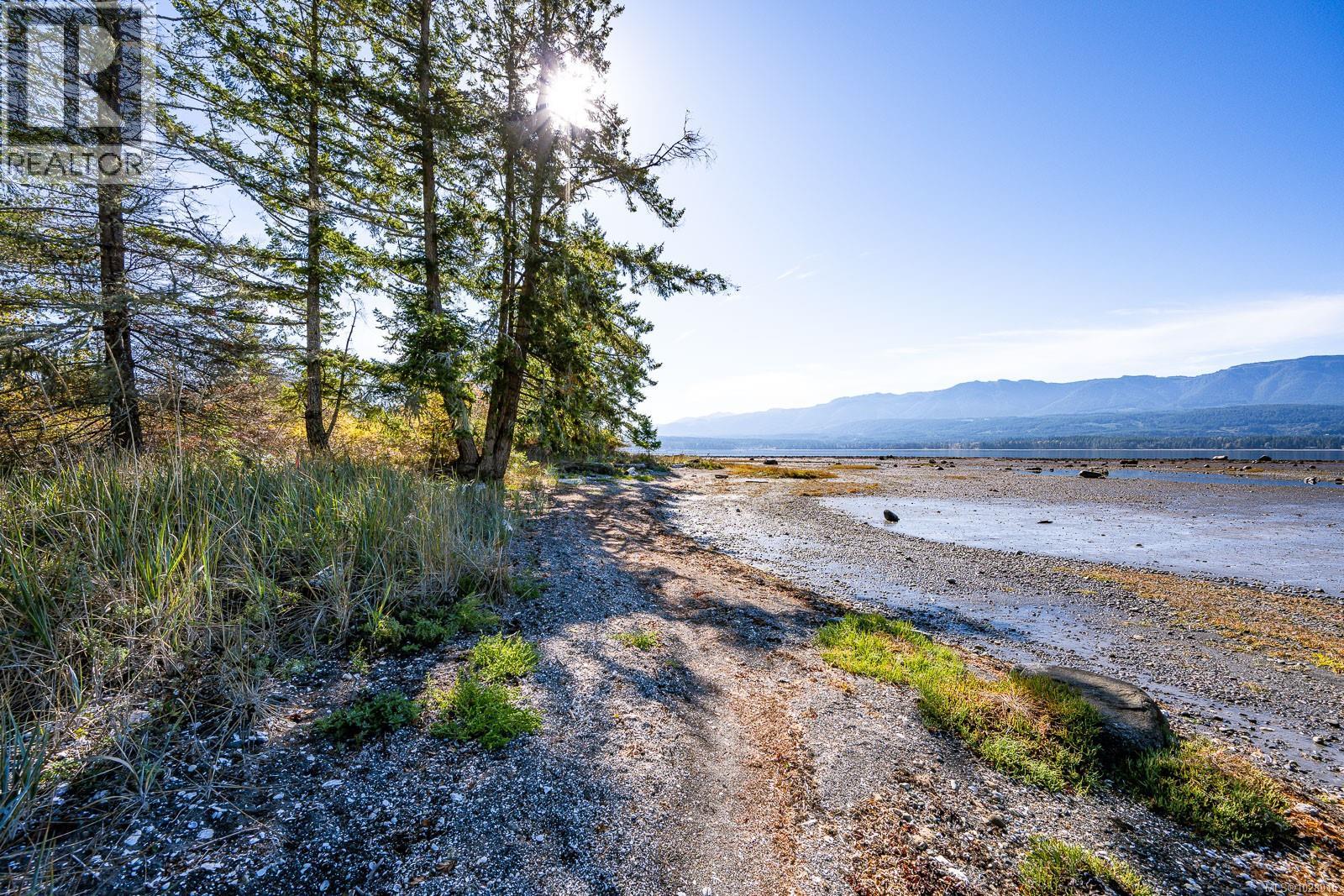 6161 Lacon Rd, Denman Island