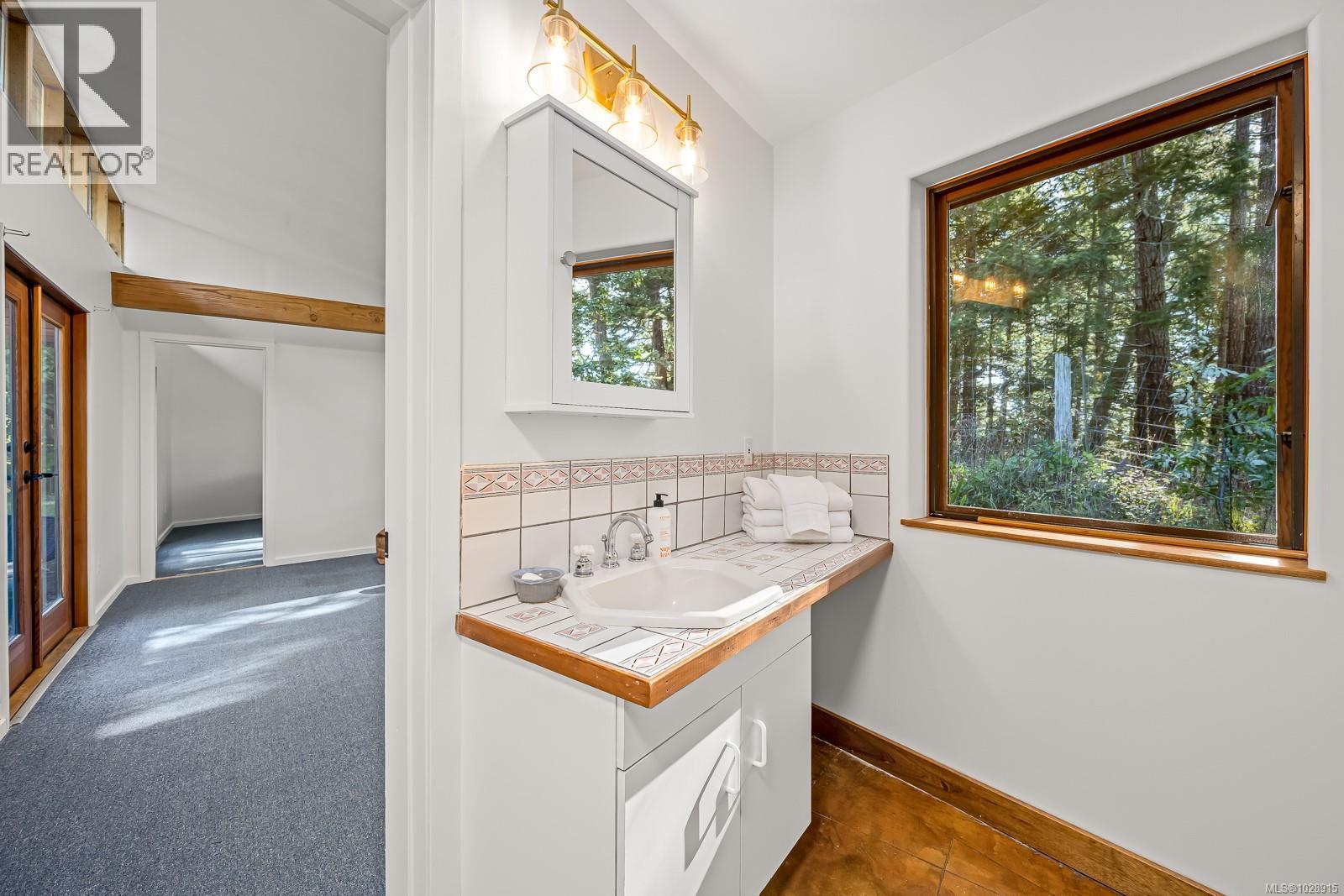 6161 Lacon Rd, Denman Island