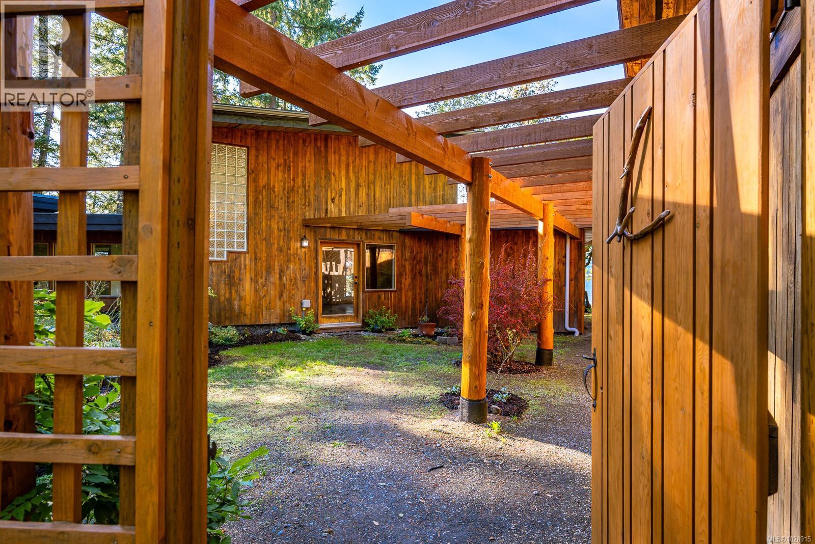 6161 Lacon Rd, Denman Island