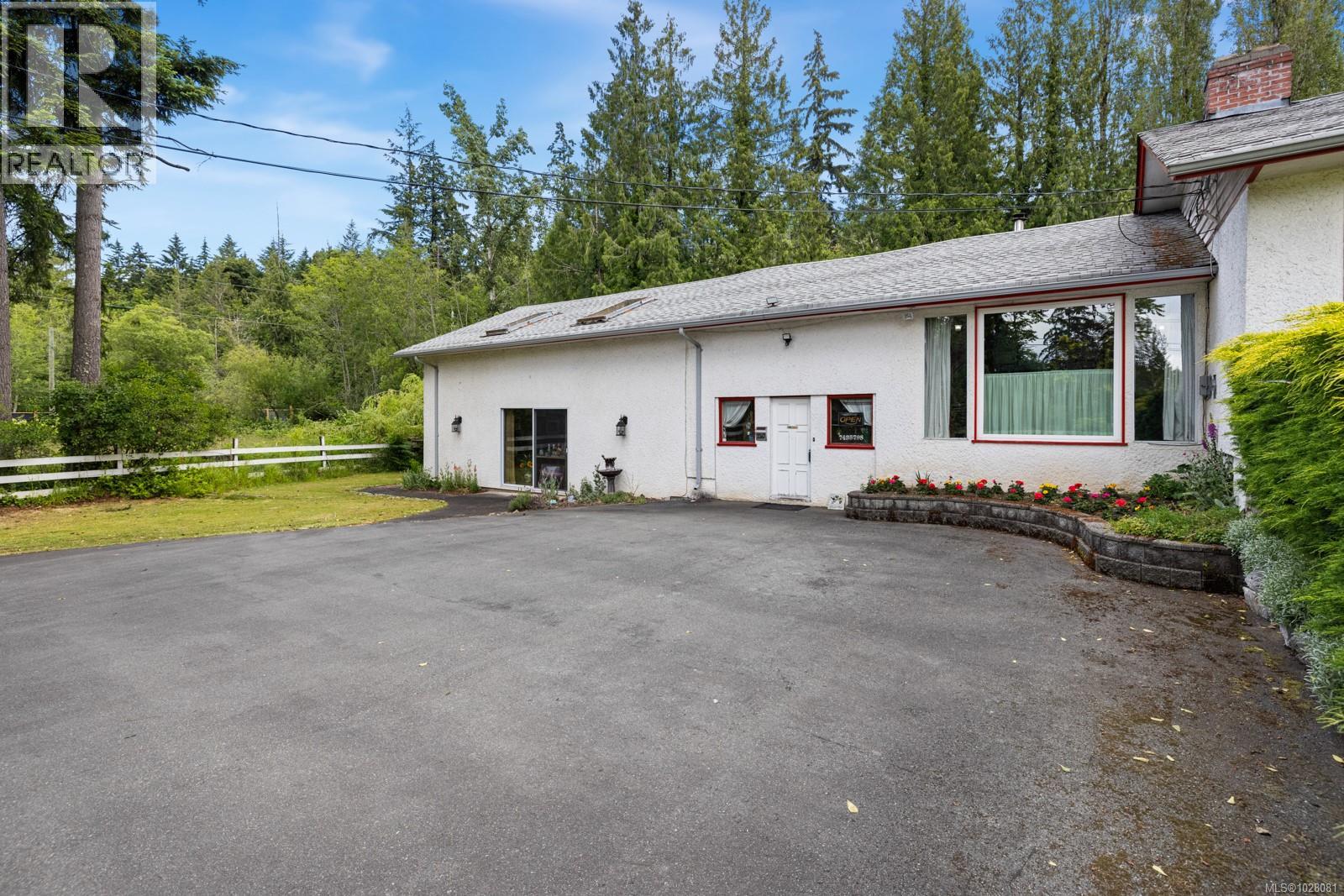 3367 TRANS CANADA HWY - 19