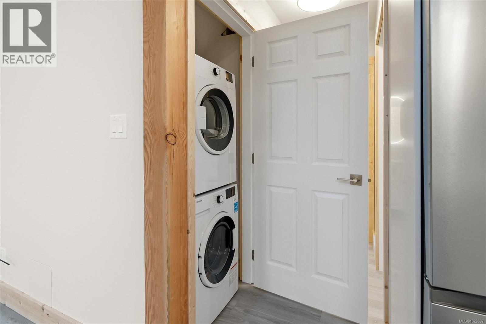 2460 CARPENTER RD - 21