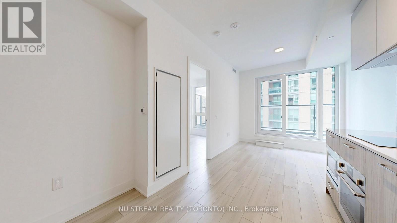 #613 36 OLIVE AVENUE - 24
