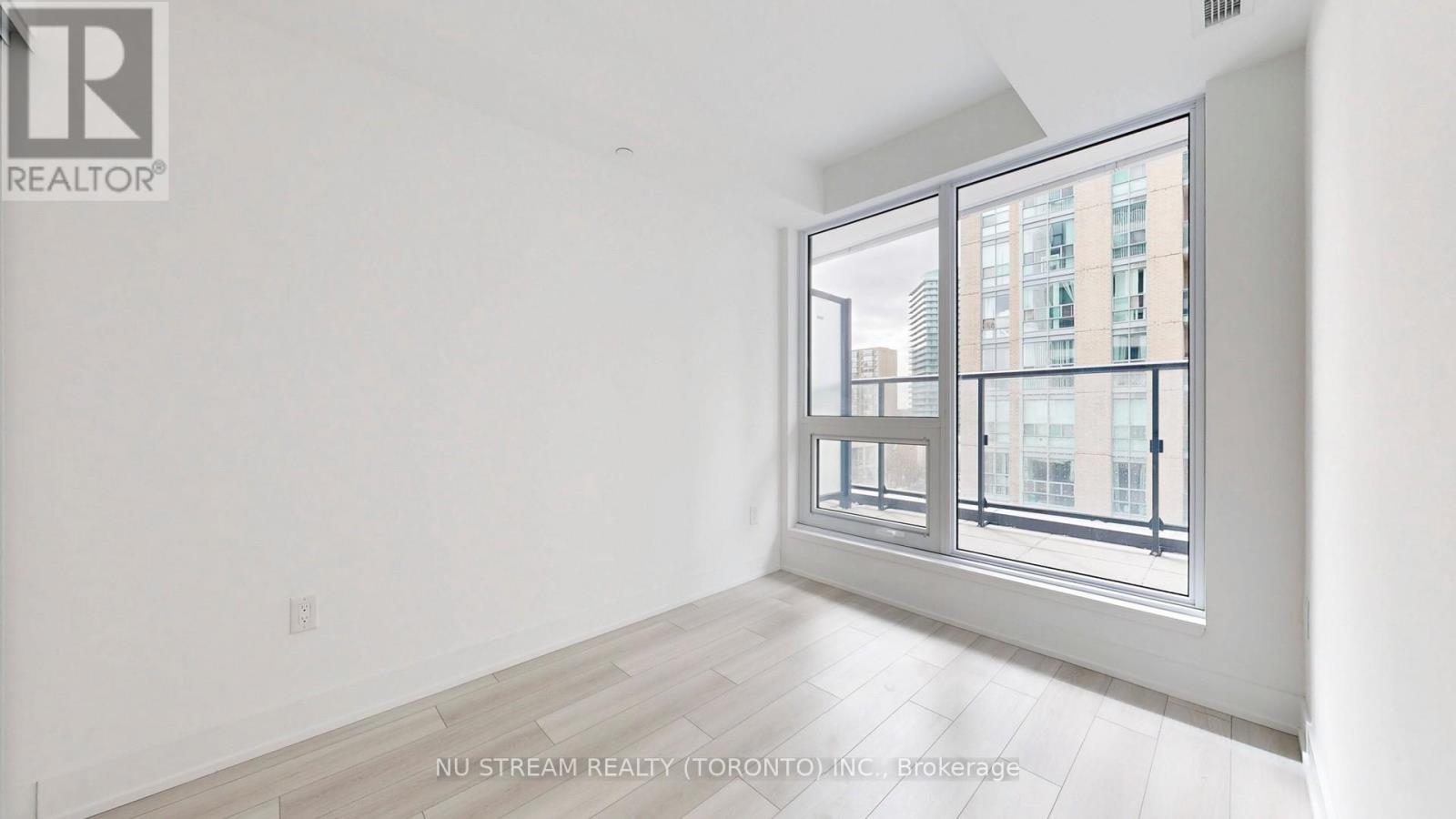 #613 36 OLIVE AVENUE - 26