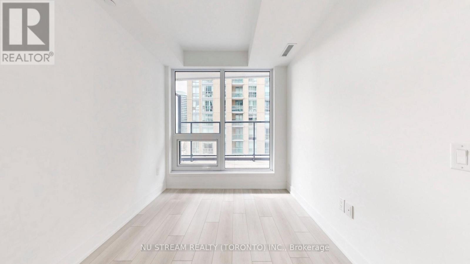 #613 36 OLIVE AVENUE - 27