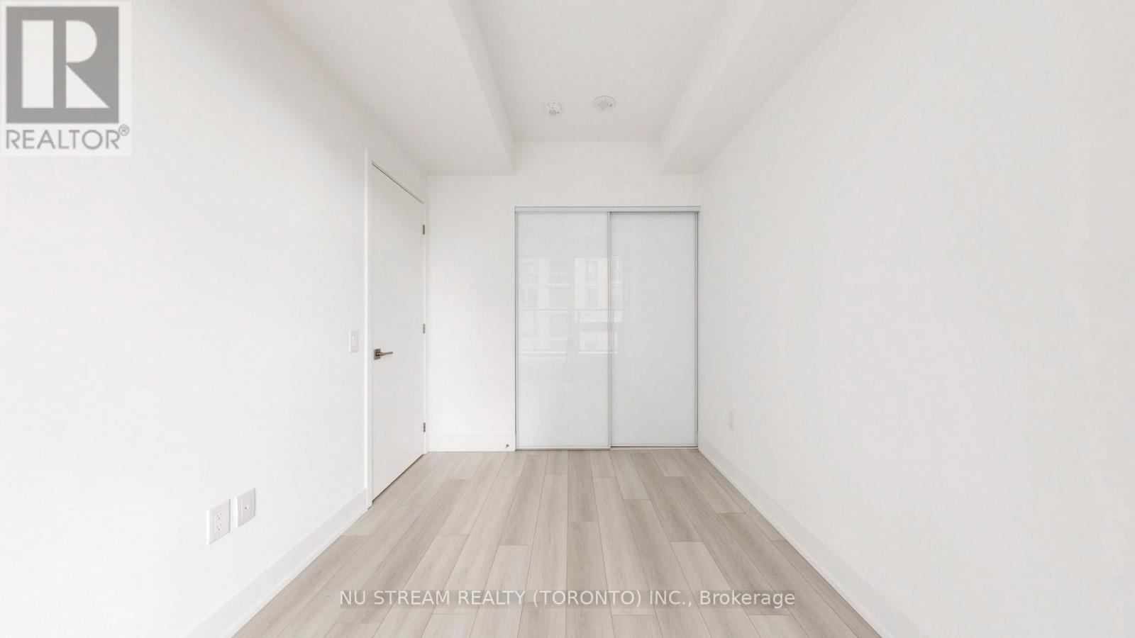 #613 36 OLIVE AVENUE - 31