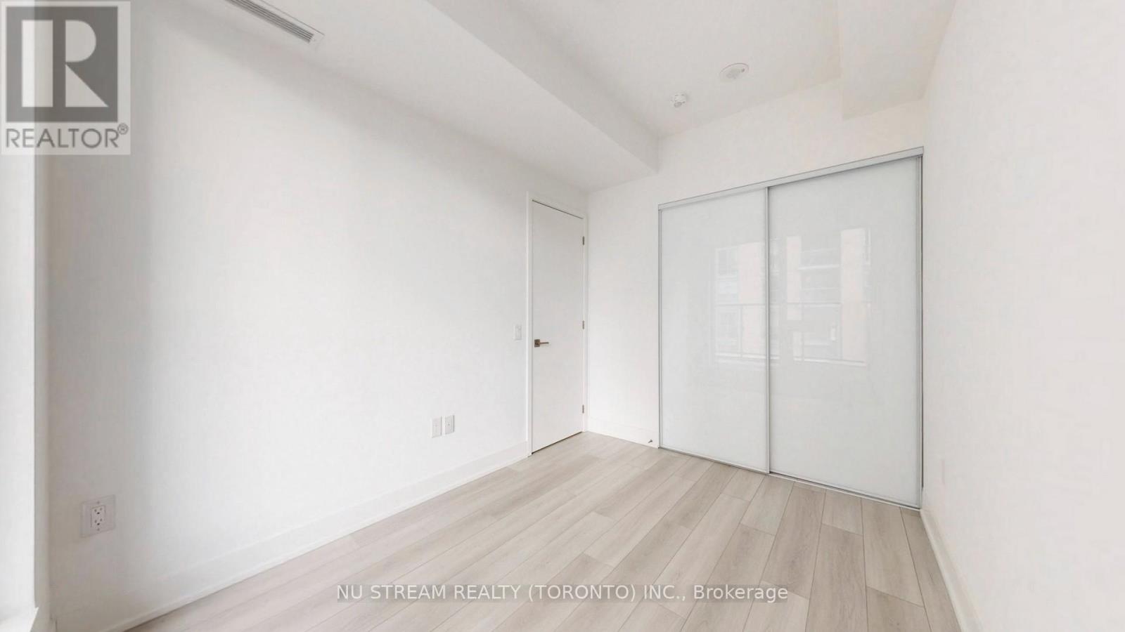 #613 36 OLIVE AVENUE - 32