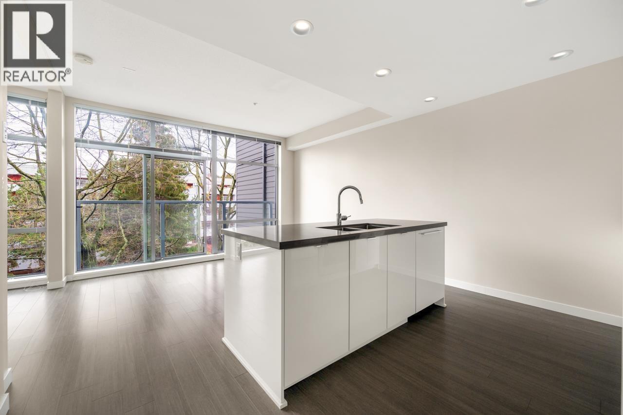 417 255 W 1ST STREET, North Vancouver