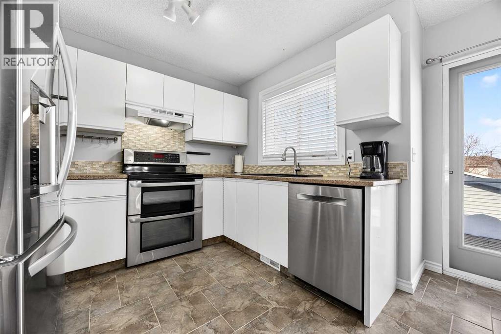 Single Family House for Sale in  Hidden Valley Drive NW Hidden Valley Calgary 