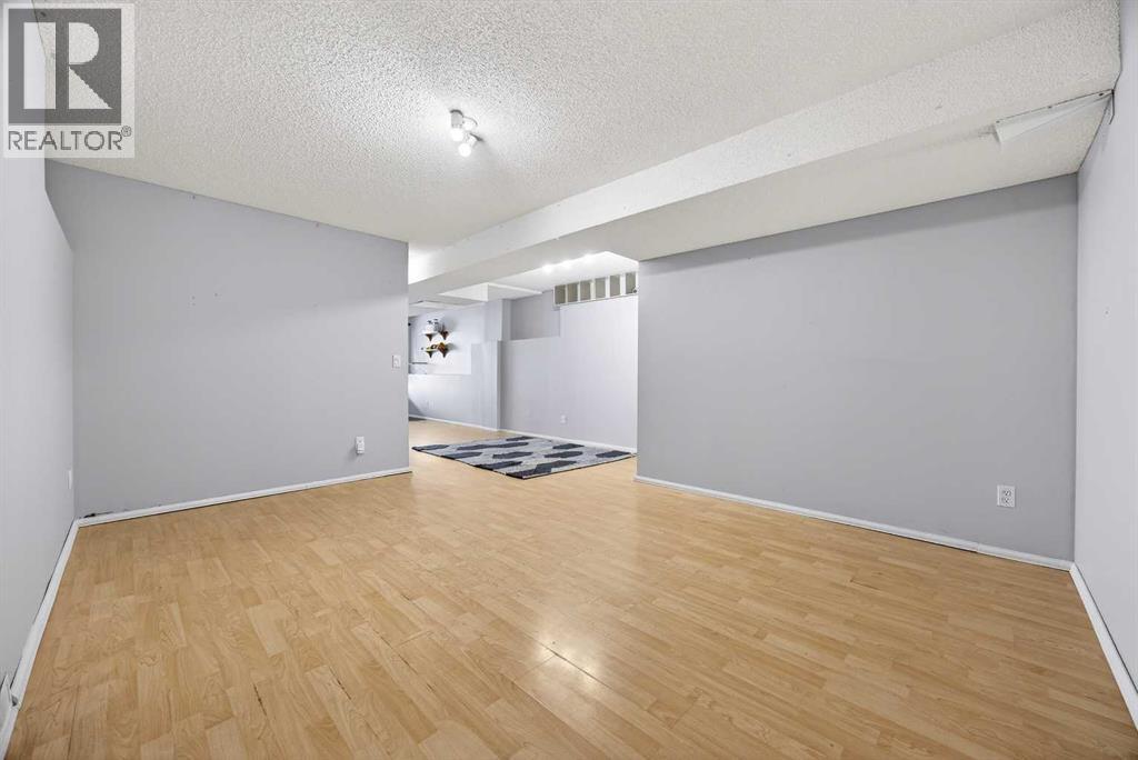 Single Family House for Sale in  Hidden Valley Drive NW Hidden Valley Calgary 