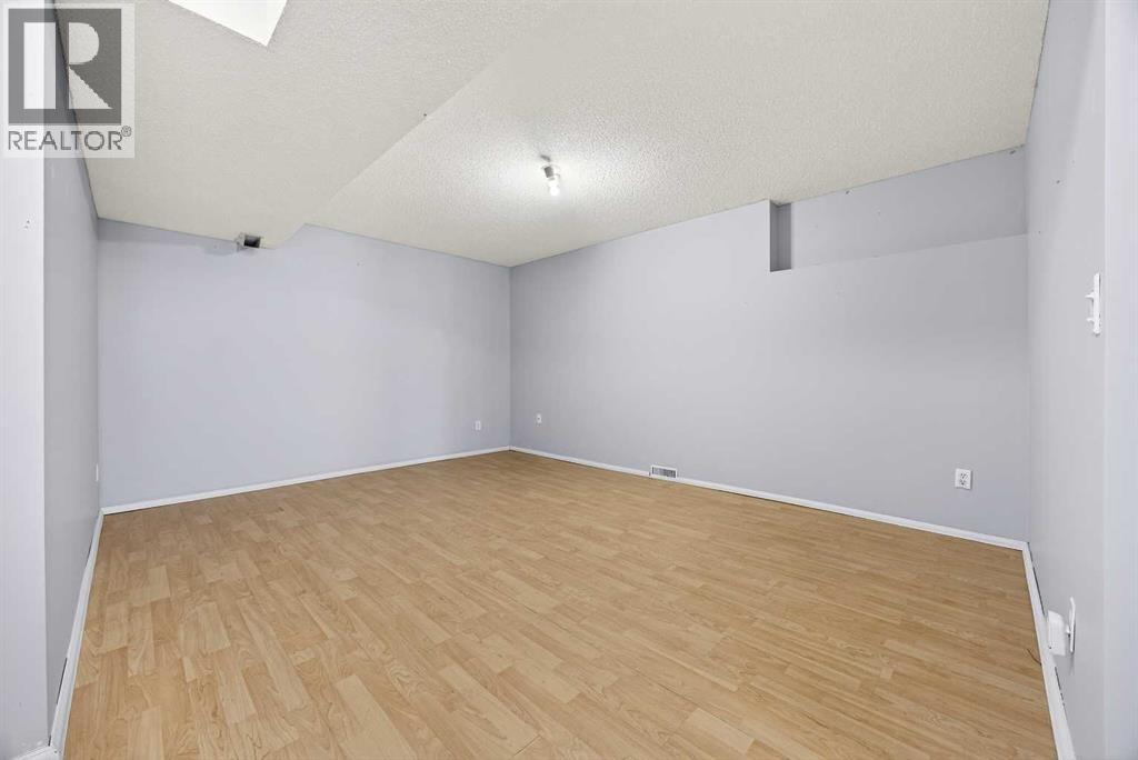 Single Family House for Sale in  Hidden Valley Drive NW Hidden Valley Calgary 