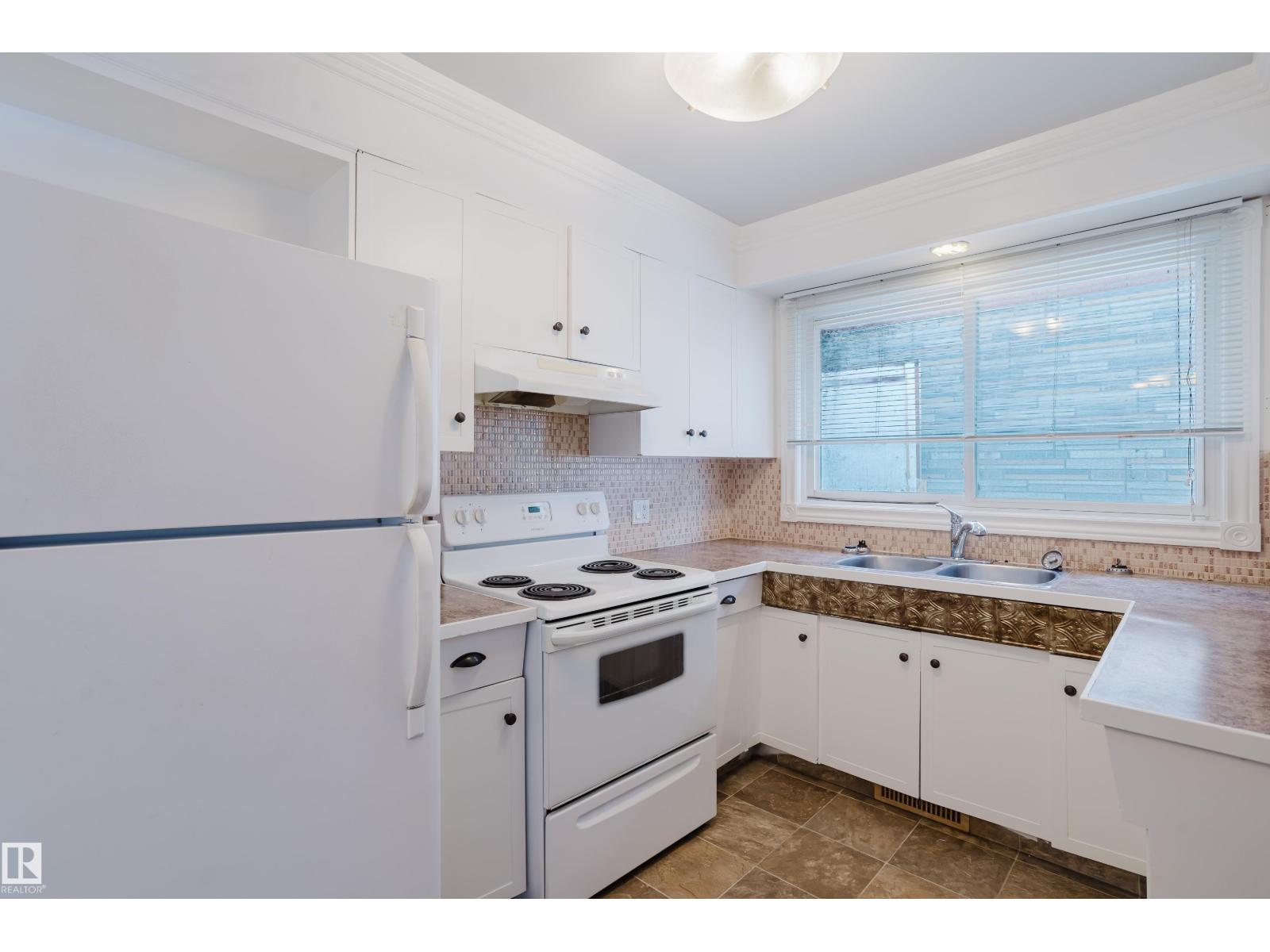 Single Family House Bungalow for Sale in /   ST NW Edmonton 