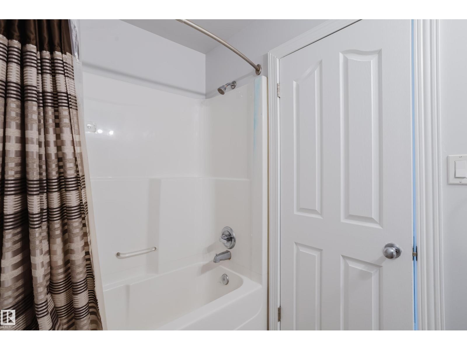 Single Family House Bungalow for Sale in /   ST NW Edmonton 