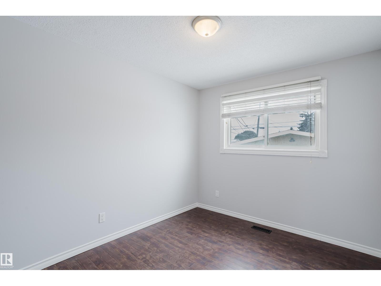 Single Family House Bungalow for Sale in /   ST NW Edmonton 