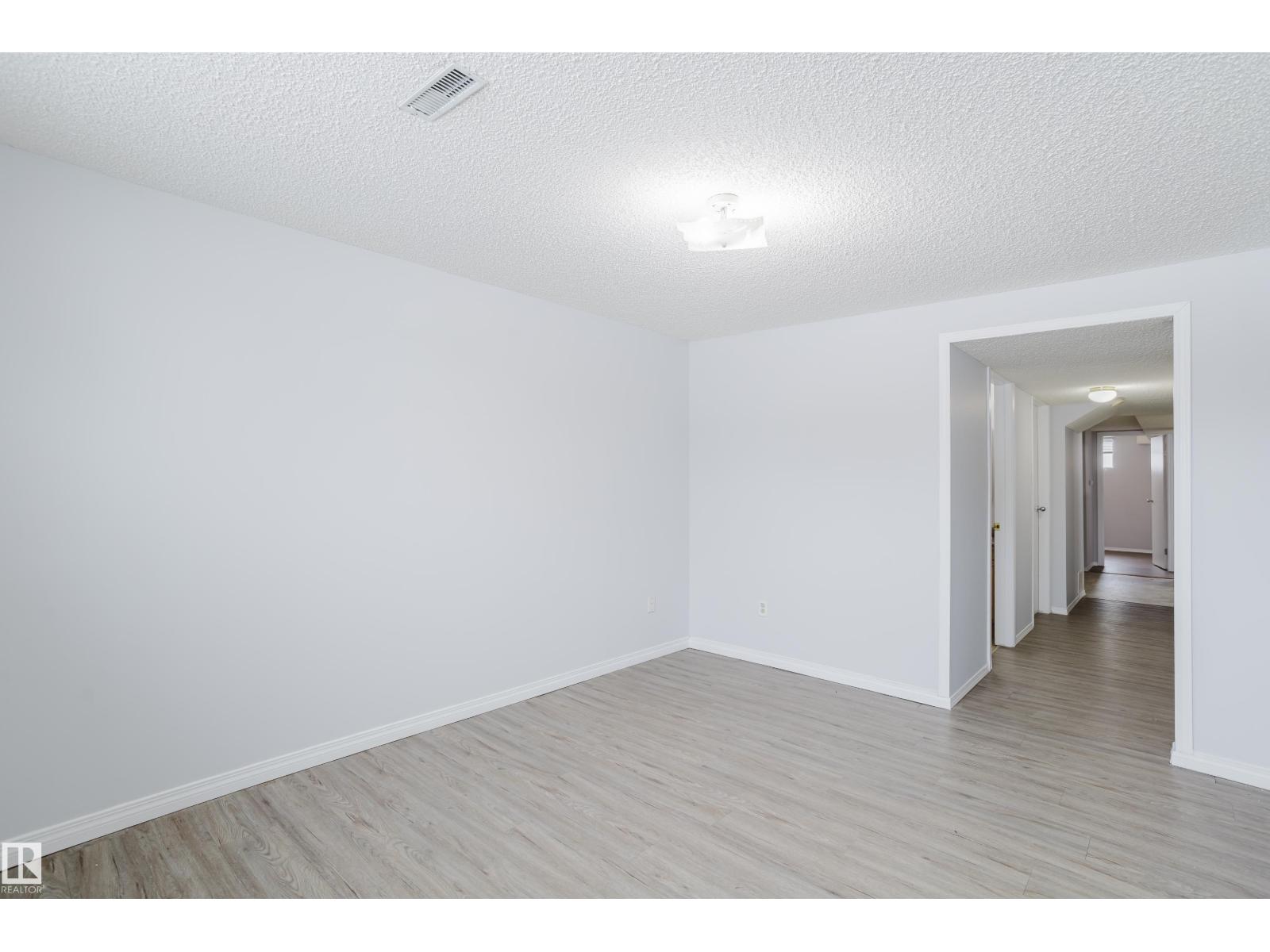 Single Family House Bungalow for Sale in /   ST NW Edmonton 