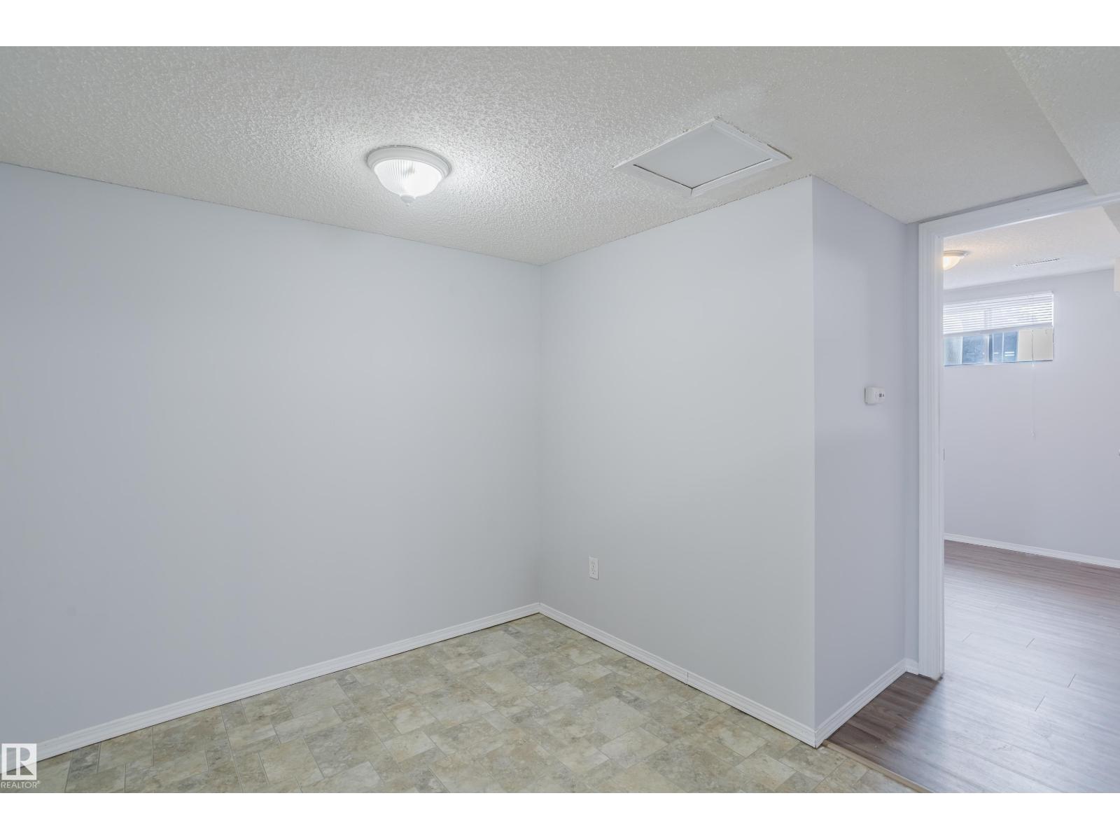 Single Family House Bungalow for Sale in /   ST NW Edmonton 