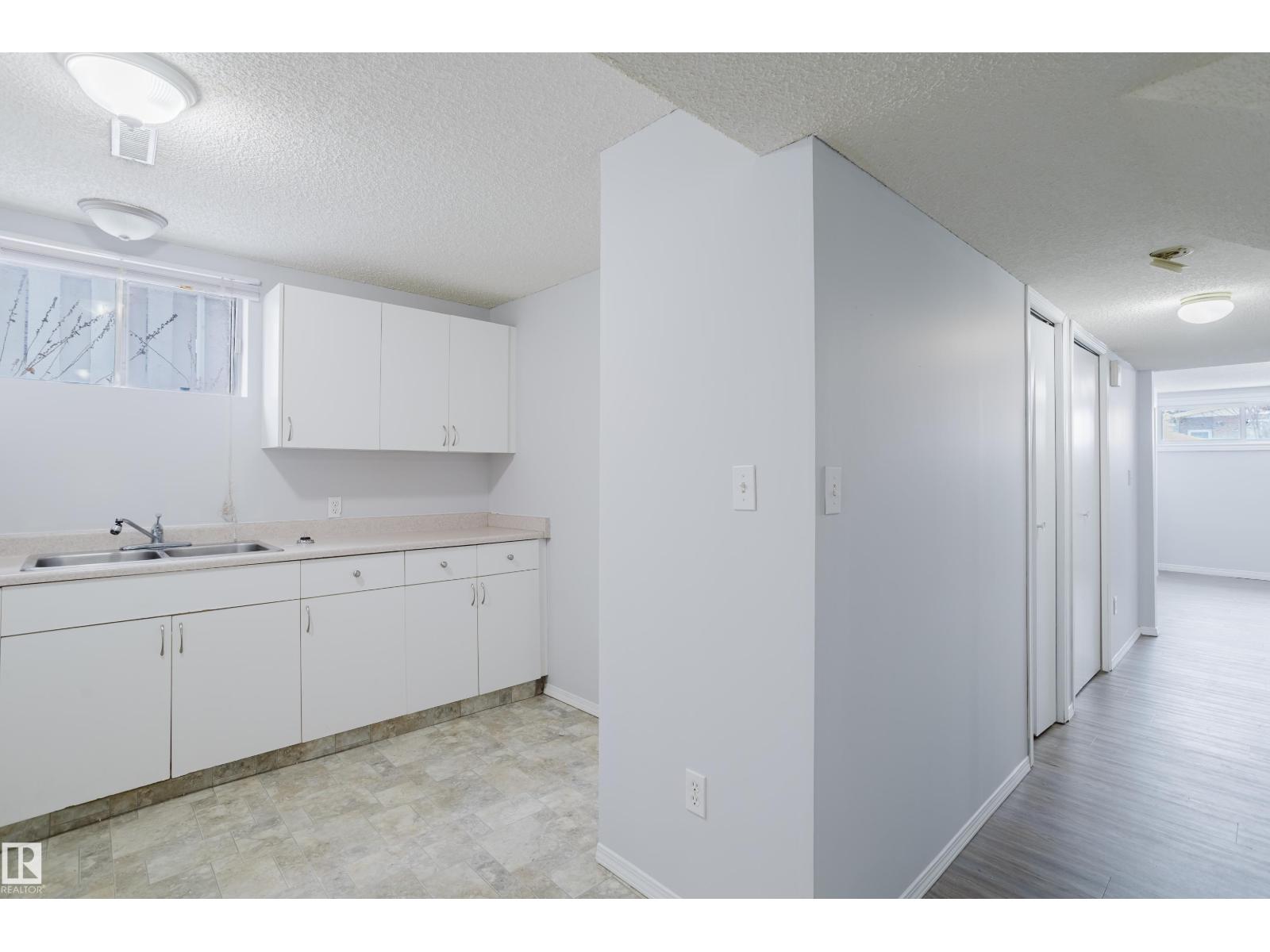 Single Family House Bungalow for Sale in /   ST NW Edmonton 