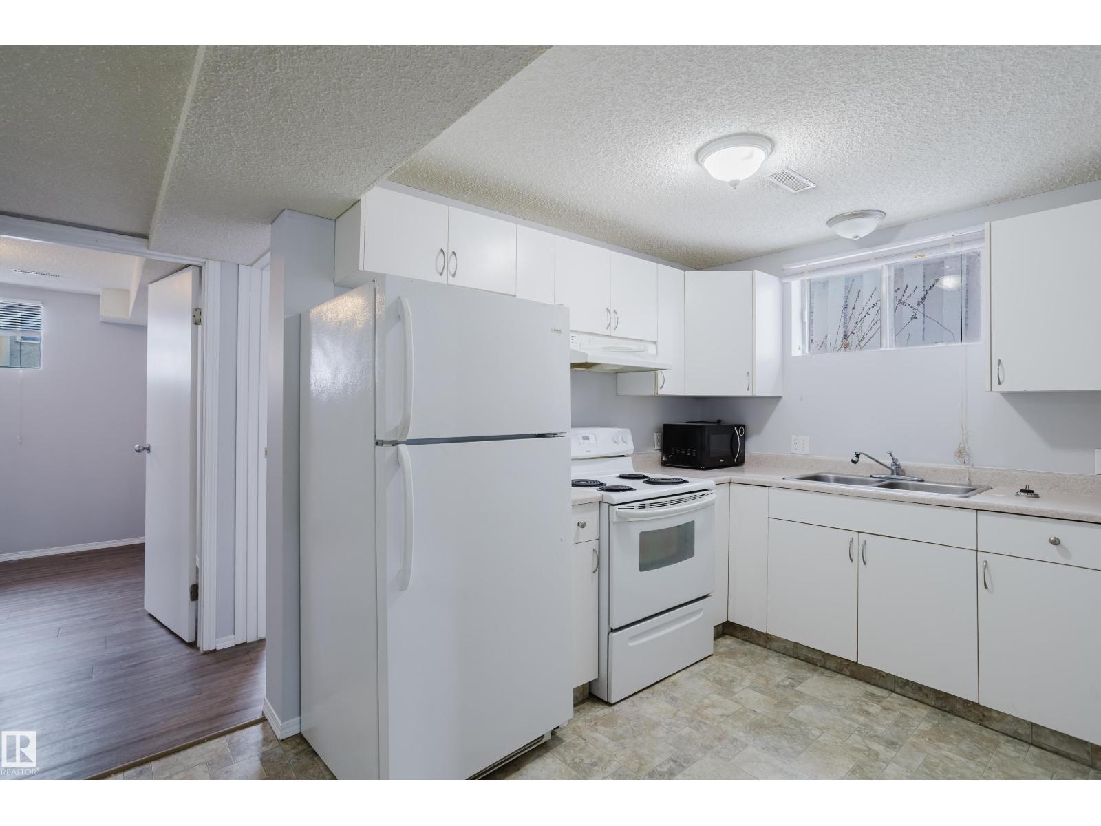 Single Family House Bungalow for Sale in /   ST NW Edmonton 