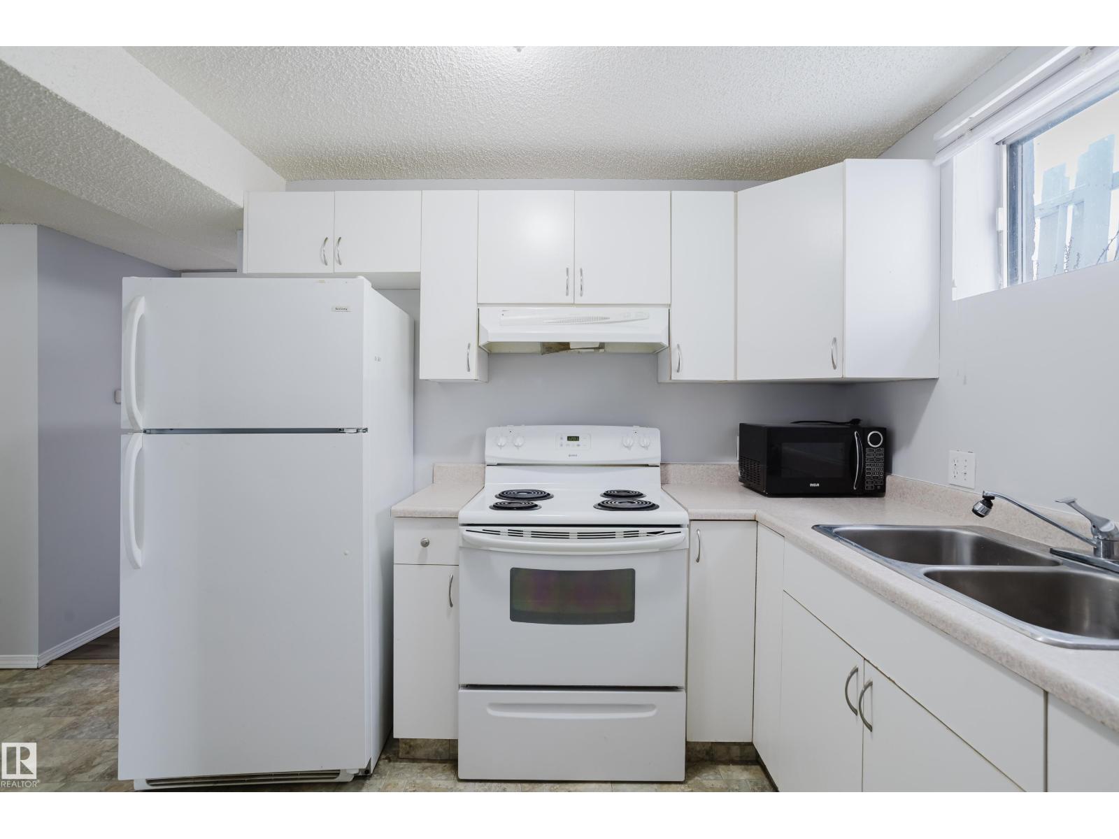 Single Family House Bungalow for Sale in /   ST NW Edmonton 