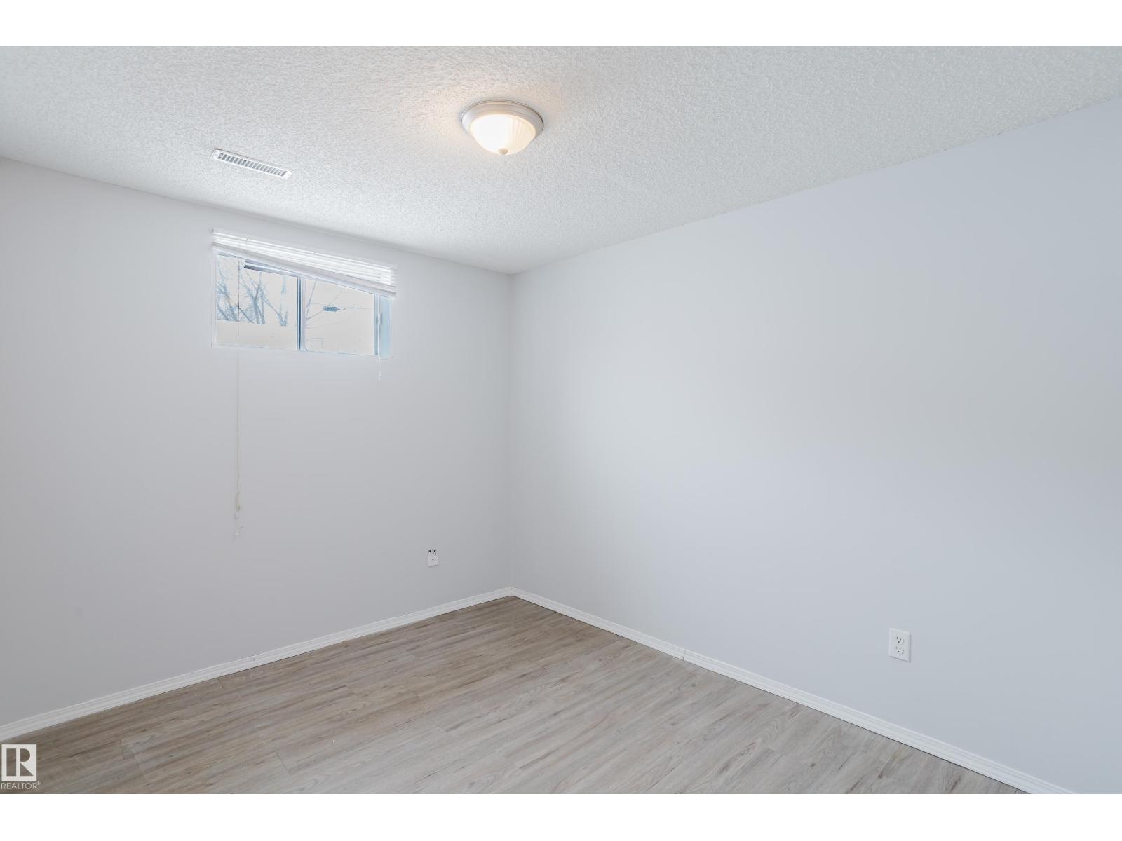 Single Family House Bungalow for Sale in /   ST NW Edmonton 