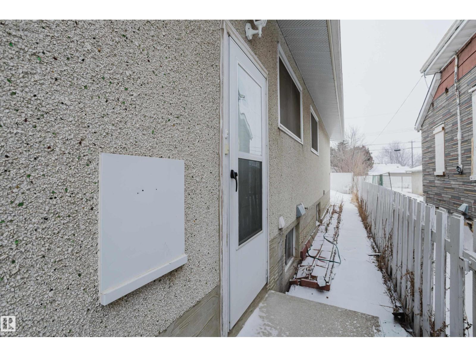 Single Family House Bungalow for Sale in /   ST NW Edmonton 