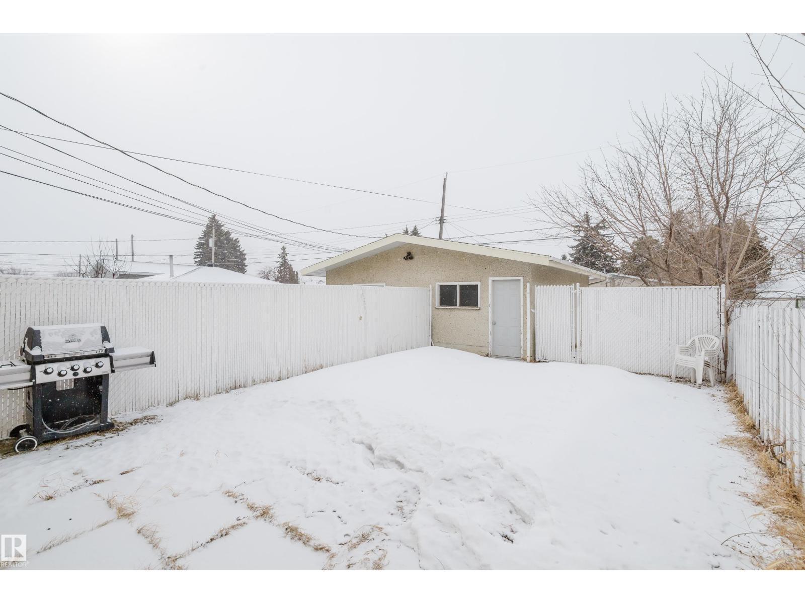 Single Family House Bungalow for Sale in /   ST NW Edmonton 