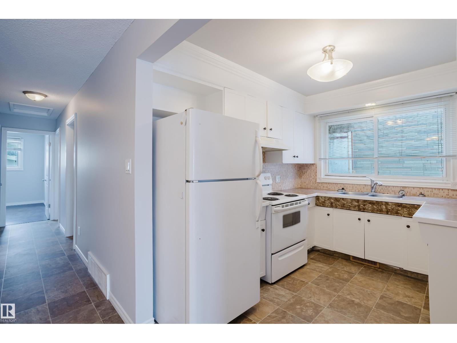 Single Family House Bungalow for Sale in /   ST NW Edmonton 