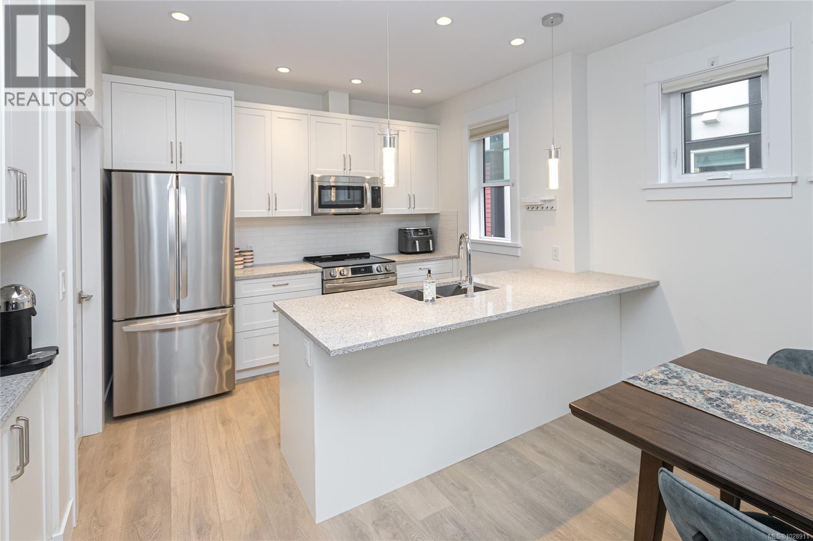 6 945 Pembroke Street, Victoria