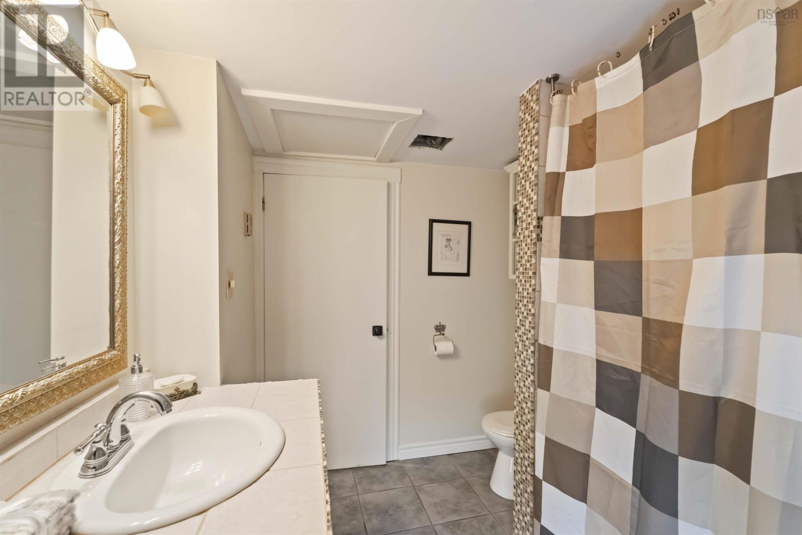 Property 8 of 51 of 2203 Highway 1