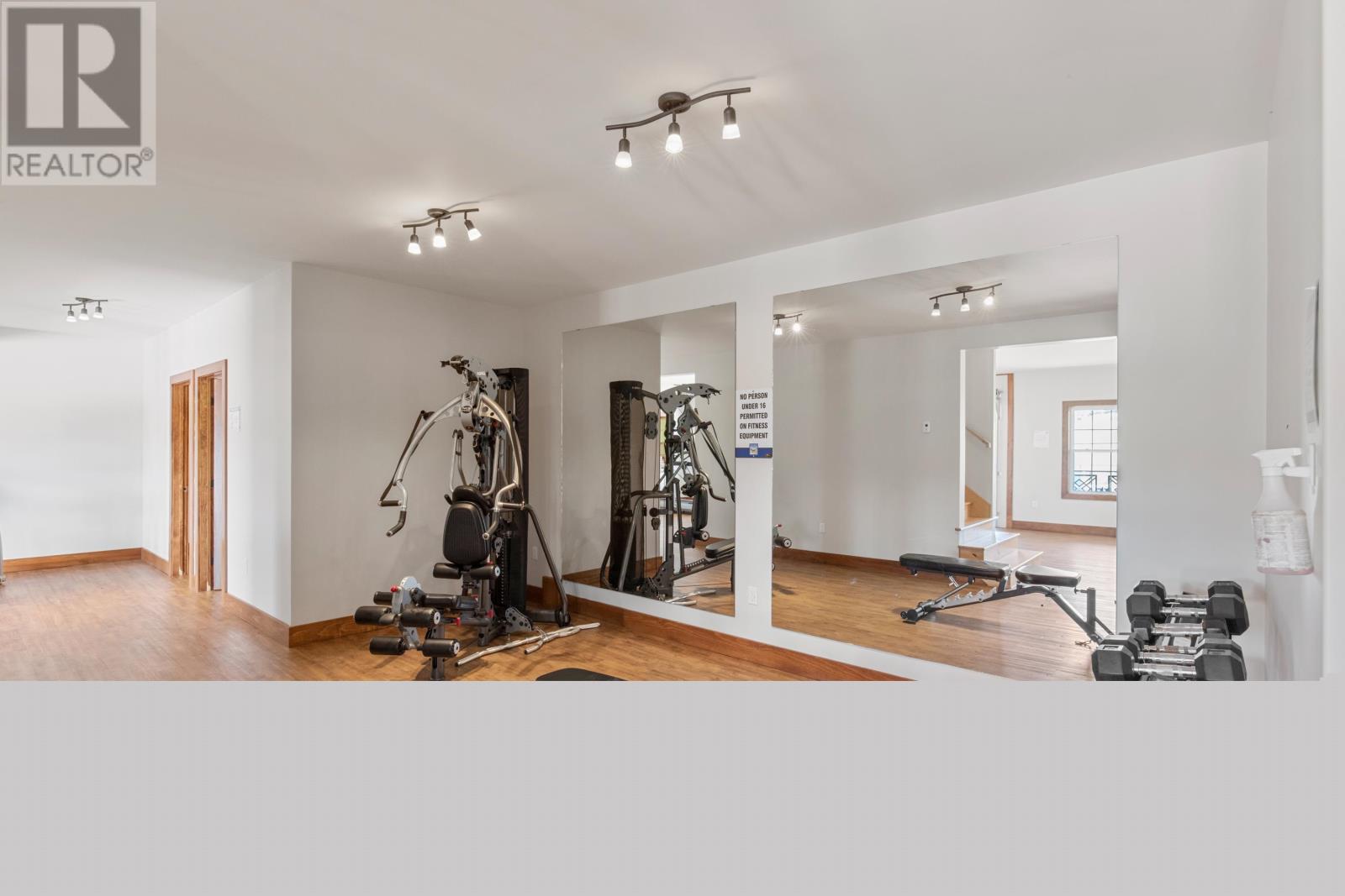 38-102 SCHOOLHOUSE LANE - 33