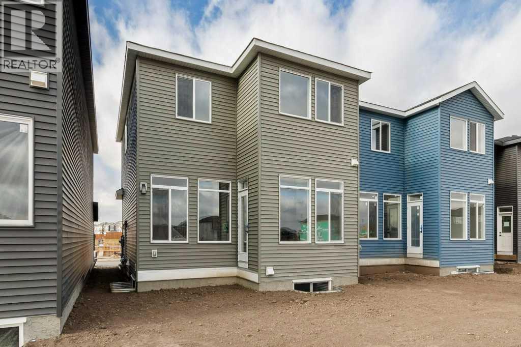 370 Corner Glen Way NE, Calgary, Alberta