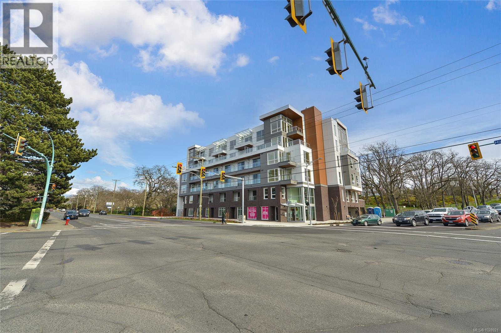 406 1301 Hillside Ave, Victoria