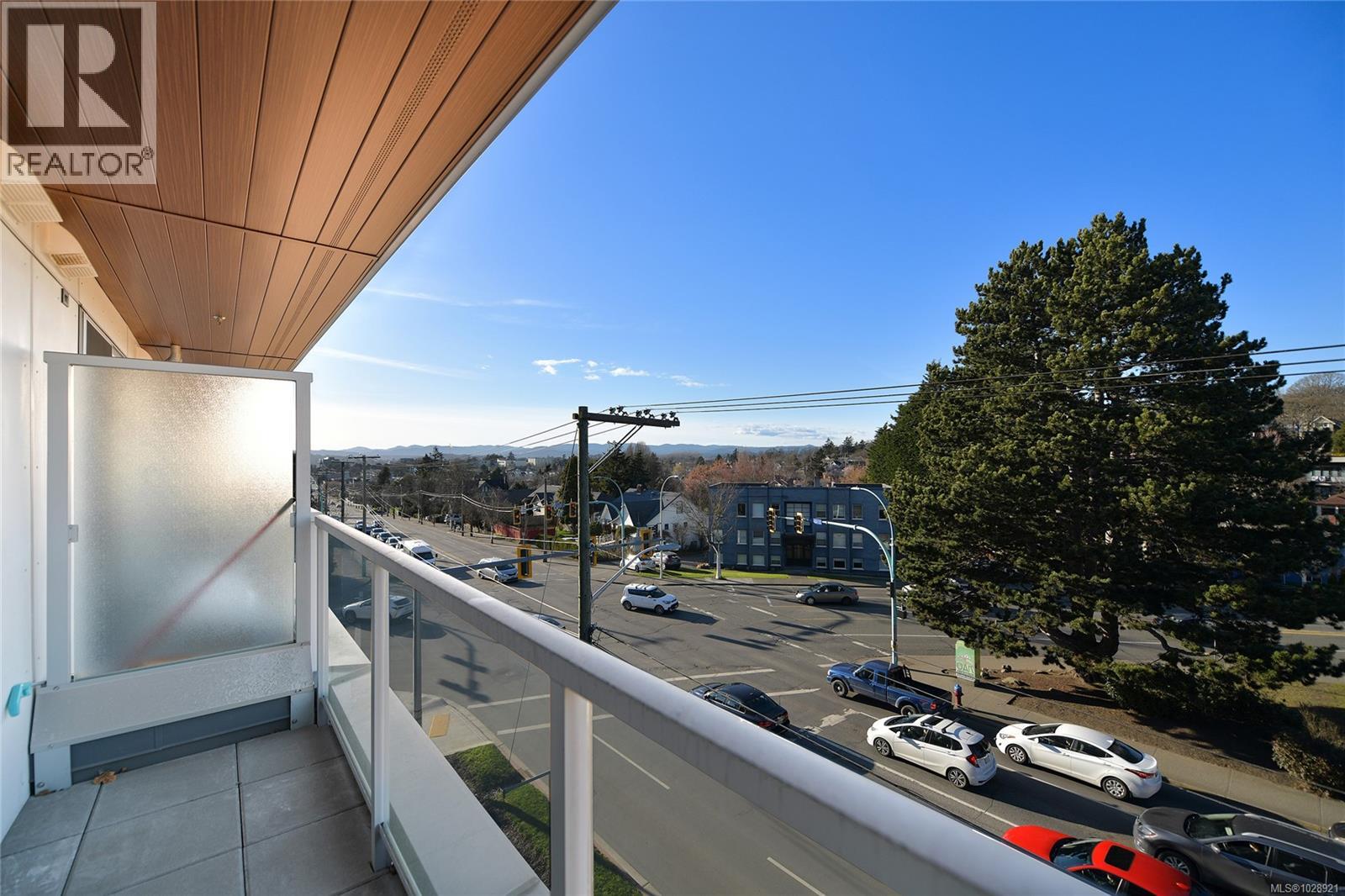 #406 1301 Hillside Ave - 6