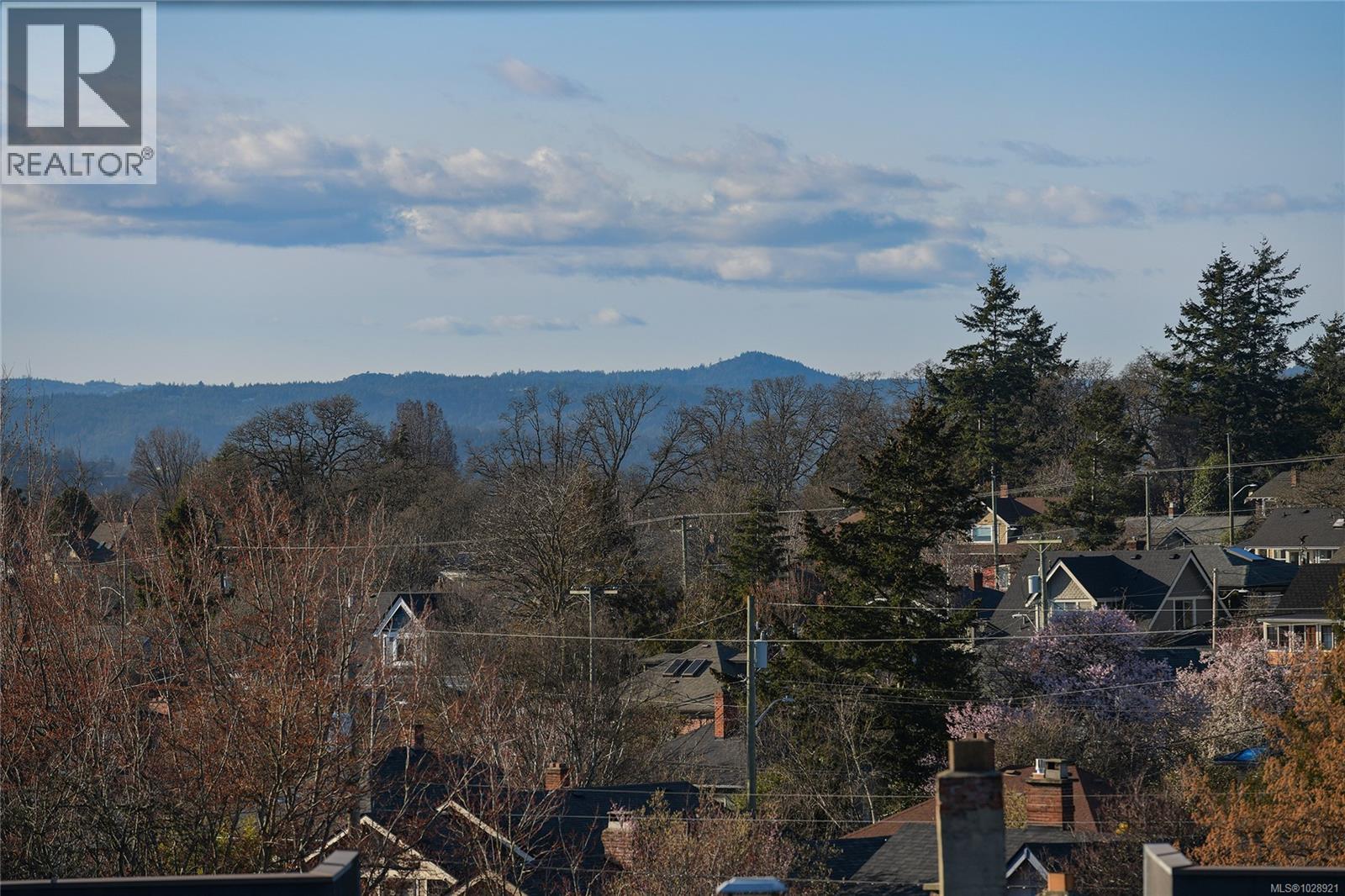 406 1301 Hillside Ave, Victoria