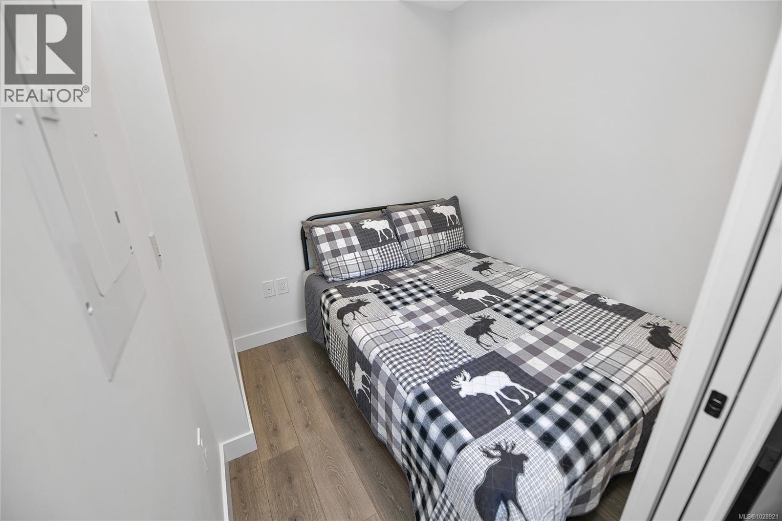 406 1301 Hillside Ave, Victoria