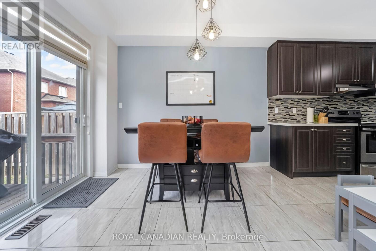 10 YELLOWKNIFE ROAD - 14