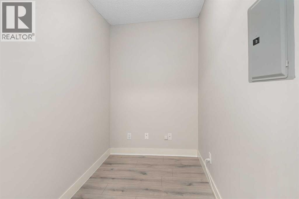 Single Family House for Sale in   Richard Court SW Lincoln Park Calgary 