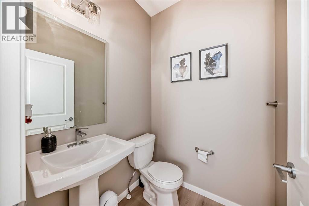 Single Family House for Sale in  Tekarra Drive NW Glacier Ridge Calgary 